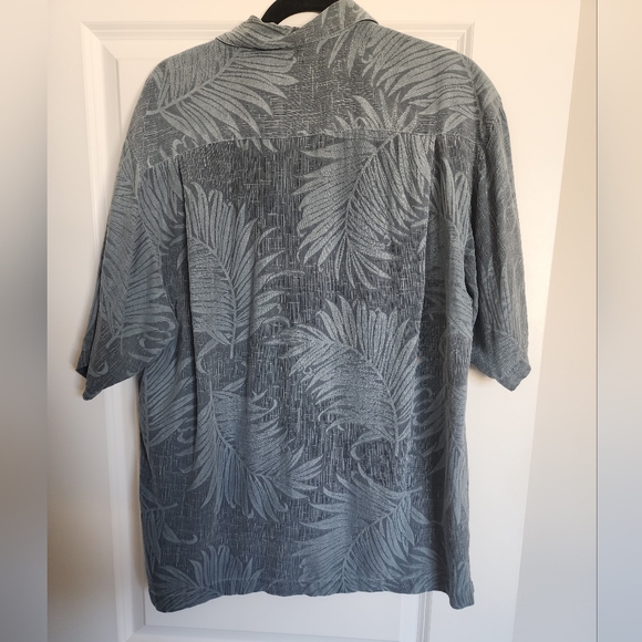 Tommy Bahama Men's Hawaiian Shirt Size M - Picture 2 of 4